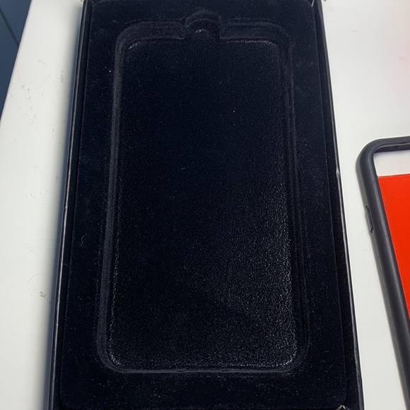 Wildflower limited edition butterfly phone case iPhone 6s Plus. - Picture 9 of 9